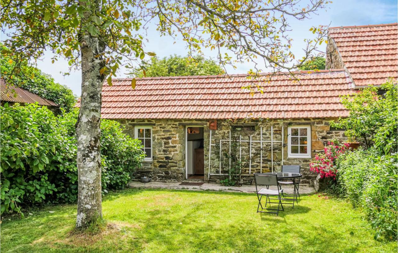 Stunning Home In Quettehou With Wifi Exteriér fotografie